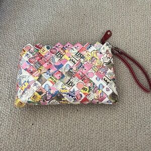 Clutch Woven Gumwrappers